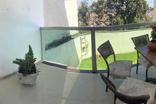 Casa para alugar com 3 quartos, 500m² em Morro do Confisco, Contagem