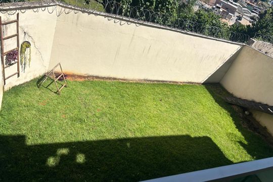 Casa para alugar com 3 quartos, 500m² em Morro do Confisco, Contagem