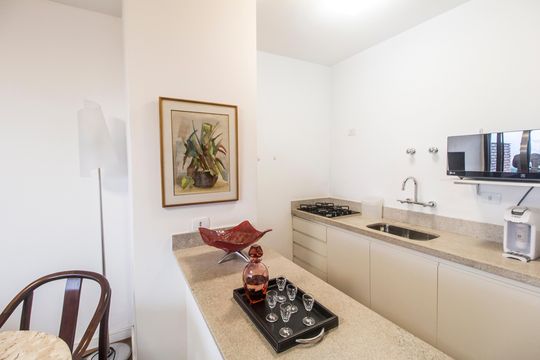Cozinha de apartamento à venda com 1 quarto, 56m² em Alphaville Industrial, Barueri