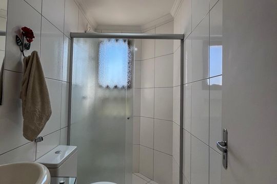 Banheiro de apartamento para alugar com 2 quartos, 60m² em Vila Santo Estefano, São Paulo