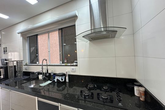Cozinha de casa de condomínio à venda com 2 quartos, 118m² em Alphaville, Santana de Parnaíba
