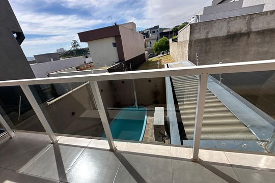 Varanda de casa de condomínio à venda com 2 quartos, 118m² em Alphaville, Santana de Parnaíba