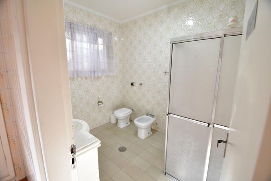 Banheiro de casa à venda com 1 quarto, 216m² em Vila Angelino Rossi, Campinas