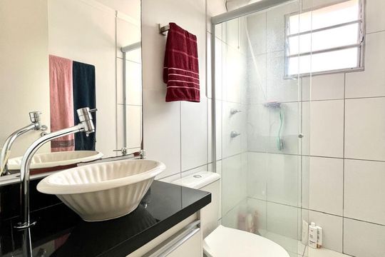 Banheiro de apartamento à venda com 2 quartos, 45m² em Chácaras São Martinho, Campinas