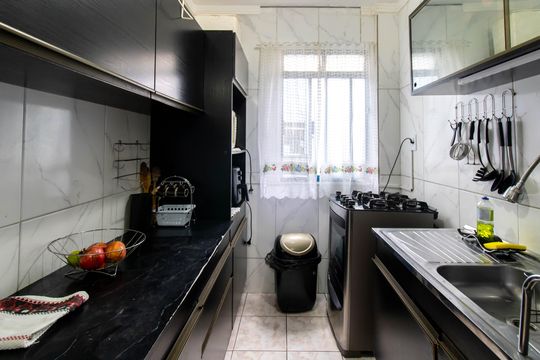Cozinha de apartamento à venda com 2 quartos, 45m² em Jardim Tranquilidade, Guarulhos