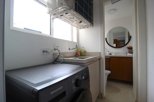 Cozinha e Área de Serviço de apartamento à venda com 2 quartos, 60m² em Vila Olímpia, São Paulo