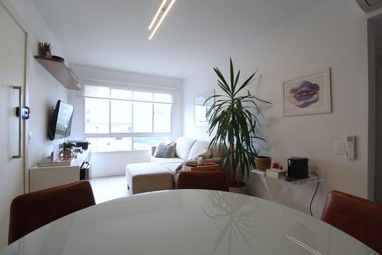 Sala de apartamento à venda com 2 quartos, 60m² em Vila Olímpia, São Paulo