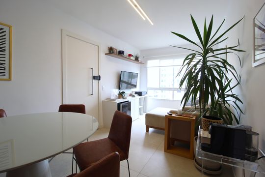 Sala de apartamento à venda com 2 quartos, 60m² em Vila Olímpia, São Paulo