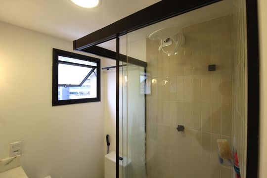 Banheiro de apartamento à venda com 2 quartos, 60m² em Vila Olímpia, São Paulo