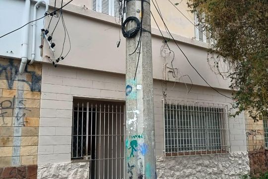 Fachada de casa à venda com 3 quartos, 200m² em Ipiranga, São Paulo