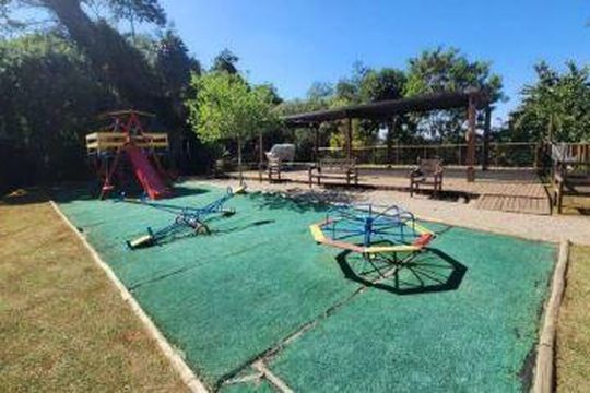 Casa para alugar com 3 quartos, 415m² em Parque Sinai, Santana de Parnaíba