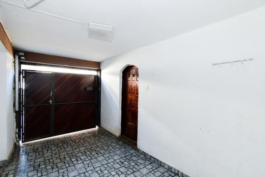 Garagem de casa para alugar com 2 quartos, 89m² em Jardim Jovaia, Guarulhos