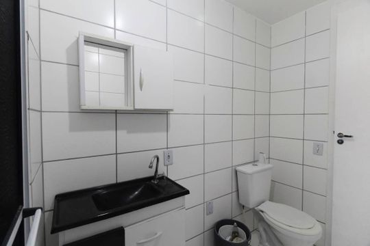 Banheiro de apartamento para alugar com 2 quartos, 49m² em Jardim da Laranjeira (zona Leste), São Paulo