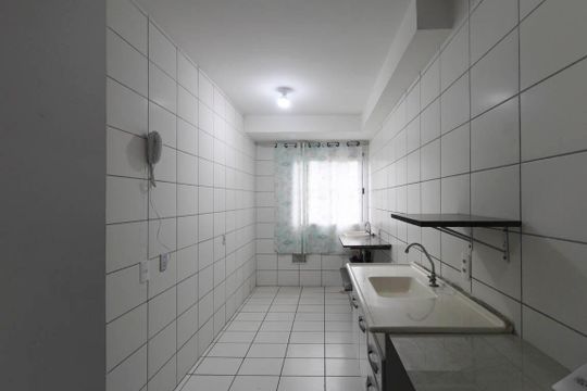 Cozinha de apartamento para alugar com 2 quartos, 49m² em Jardim da Laranjeira (zona Leste), São Paulo