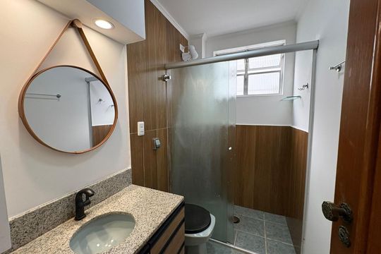 Banheiro 2 de apartamento para alugar com 3 quartos, 116m² em Gonzaga, Santos