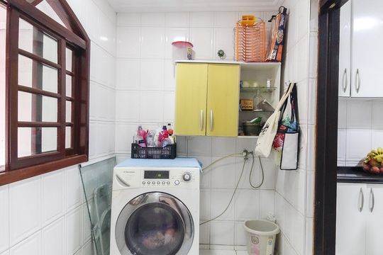 Área de Serviço de casa para alugar com 3 quartos, 200m² em Jardim Itapemirim, São Paulo