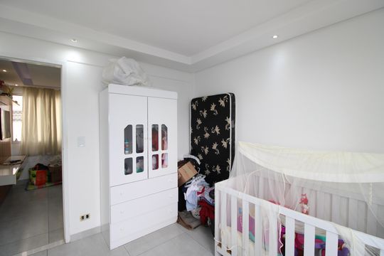 Quarto 1 de apartamento para alugar com 2 quartos, 49m² em Jardim Marilu, São Paulo