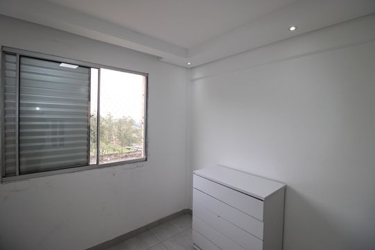 Quarto 1 de apartamento para alugar com 2 quartos, 49m² em Jardim Marilu, São Paulo
