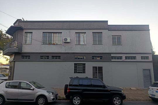 Fachada de apartamento para alugar com 3 quartos, 60m² em Navegantes, Porto Alegre