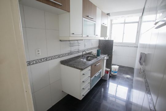 Cozinha de apartamento à venda com 2 quartos, 60m² em Taquara, Rio de Janeiro