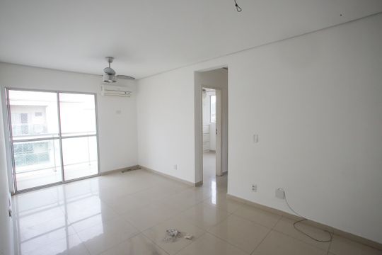 Sala de apartamento para alugar com 2 quartos, 60m² em Taquara, Rio de Janeiro