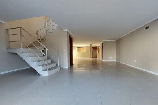 Casa para alugar com 3 quartos, 208m² em Hípica, Porto Alegre