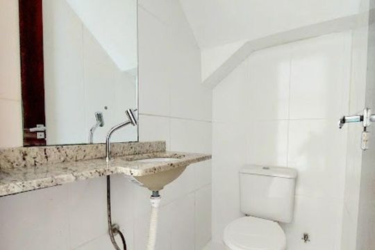 Banheiro 2 de casa para alugar com 3 quartos, 208m² em Hípica, Porto Alegre