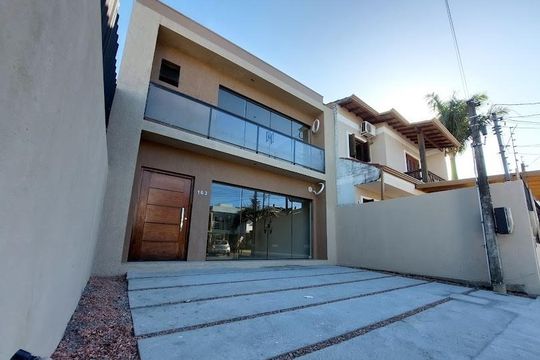 Casa para alugar com 3 quartos, 208m² em Hípica, Porto Alegre