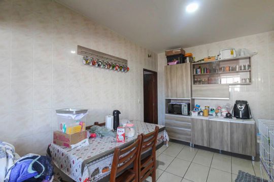 Casa à venda com 5 quartos, 192m² em São Lucas, São Paulo