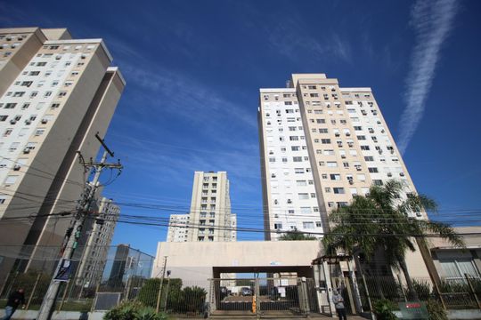 Fachada de apartamento para alugar com 3 quartos, 68m² em Humaitá, Porto Alegre