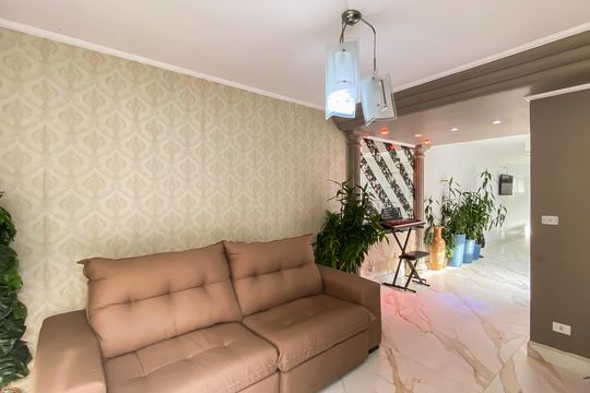Casa à venda com 3 quartos, 300m² em Burgo Paulista, São Paulo