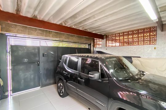 Casa à venda com 3 quartos, 300m² em Burgo Paulista, São Paulo