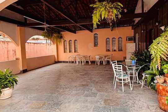 Área externa de casa para alugar com 7 quartos, 608m² em Taquara, Rio de Janeiro