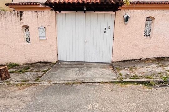 Fachada de casa para alugar com 7 quartos, 608m² em Taquara, Rio de Janeiro