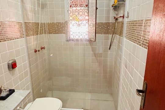 Banheiro de casa para alugar com 7 quartos, 608m² em Taquara, Rio de Janeiro