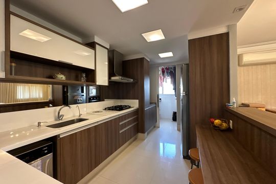 Cozinha de apartamento à venda com 2 quartos, 110m² em Alphaville, Santana de Parnaíba