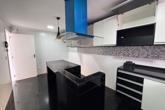 Cozinha de casa de condomínio para alugar com 4 quartos, 329m² em Recreio dos Bandeirantes, Rio de Janeiro