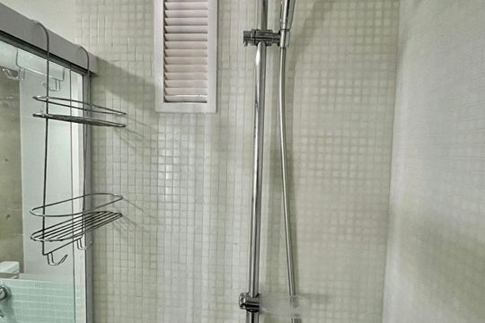 Banheiro de apartamento à venda com 1 quarto, 70m² em Centro, Campinas