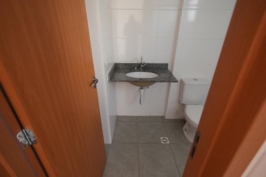 Banheiro Social de apartamento para alugar com 1 quarto, 40m² em Vila Assunção, Santo André