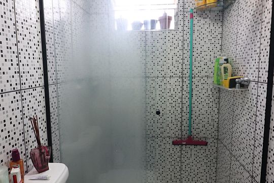 Banheiro Social de apartamento à venda com 2 quartos, 48m² em Jardim Santo Ignacio, São Bernardo do Campo