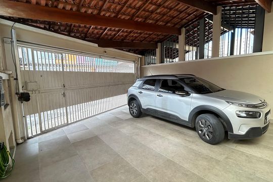 Garagem de casa à venda com 3 quartos, 150m² em Jardim Barbosa, Guarulhos