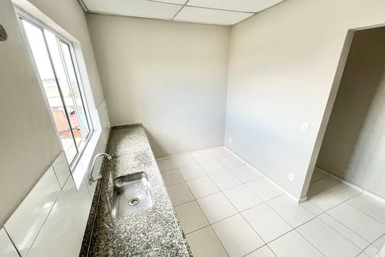 Cozinha de casa para alugar com 1 quarto, 55m² em Jardim Santa Cruz (zona Norte), São Paulo