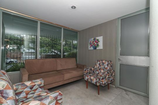 Hall de entrada de apartamento à venda com 4 quartos, 200m² em Rio Branco, Porto Alegre
