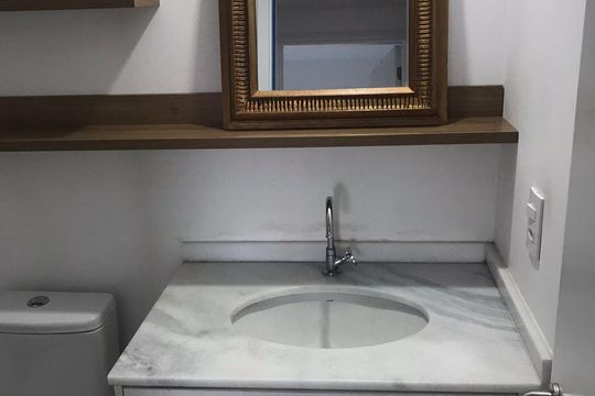 Banheiro de apartamento para alugar com 1 quarto, 33m² em Santo Amaro, São Paulo