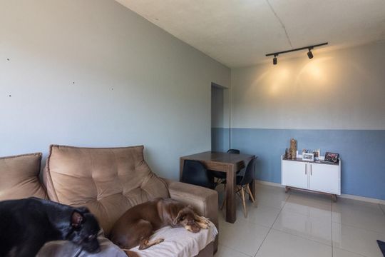 Sala de apartamento à venda com 2 quartos, 62m² em São Sebastião, Porto Alegre