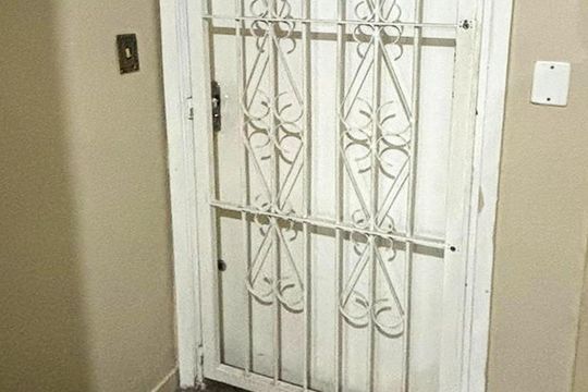 Entrada de apartamento à venda com 2 quartos, 62m² em São Sebastião, Porto Alegre