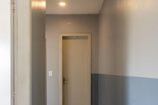 Corredor de apartamento à venda com 2 quartos, 62m² em São Sebastião, Porto Alegre