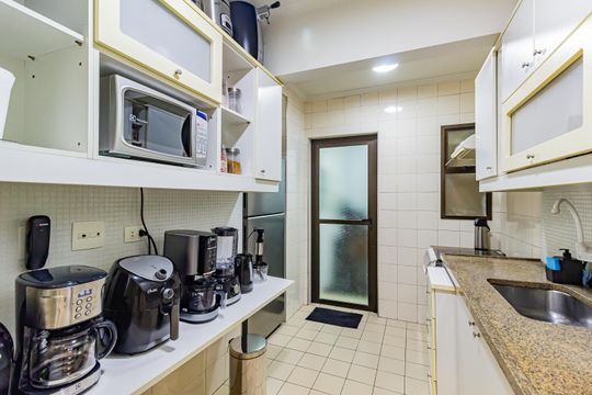 Cozinha de apartamento à venda com 1 quarto, 60m² em Vila Olímpia, São Paulo