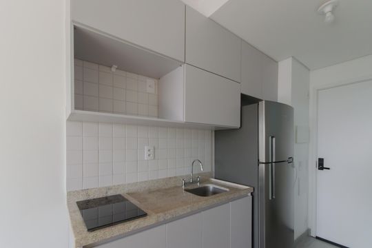 Cozinha de apartamento para alugar com 1 quarto, 20m² em Liberdade, São Paulo