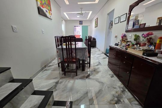 Casa à venda com 7 quartos, 240m² em Vista Alegre, Belo Horizonte